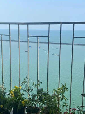  2 BHK Apartment at Maker Tower, Cuffe Parade – for Sale