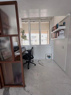  2 BHK Apartment at Maker Tower, Cuffe Parade – for Sale