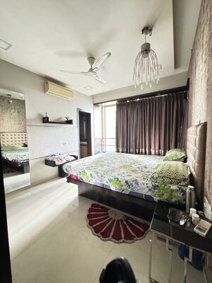 Team Area in 2.5 BHK Apartment at Oberoi Realty Woods, Goregaon East – for Rent
