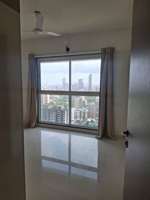 Room in 2 BHK Apartment at Runwal Nirvana, Parel – for Rent