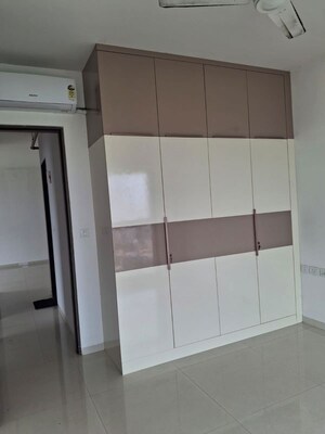 Furnished Amenities in 2 BHK Apartment at Runwal Nirvana, Parel – for Rent