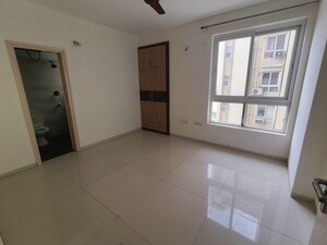 Room in 4 BHK Apartment at Tulip Violet, Sector 69 – for Rent