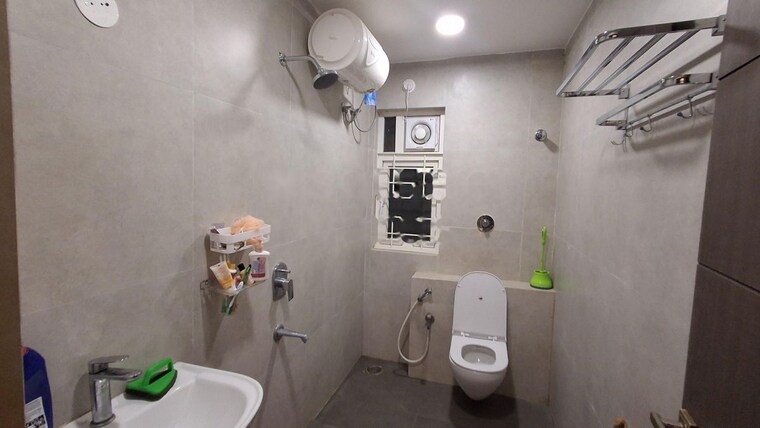 Bathroom, aditya-empress-towers 3 Bedroom 2625 Sq.Ft. Apartment In Shaikpet Hyderabad 10596226