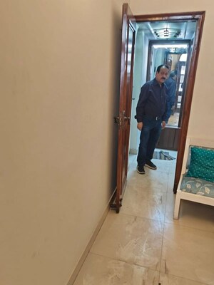Building Lobby in 3 BHK Builder Floor at Safdarjung Enclave – for Rent