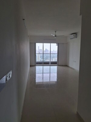 Room in 3 BHK Apartment at Runwal Nirvana, Parel – for Rent