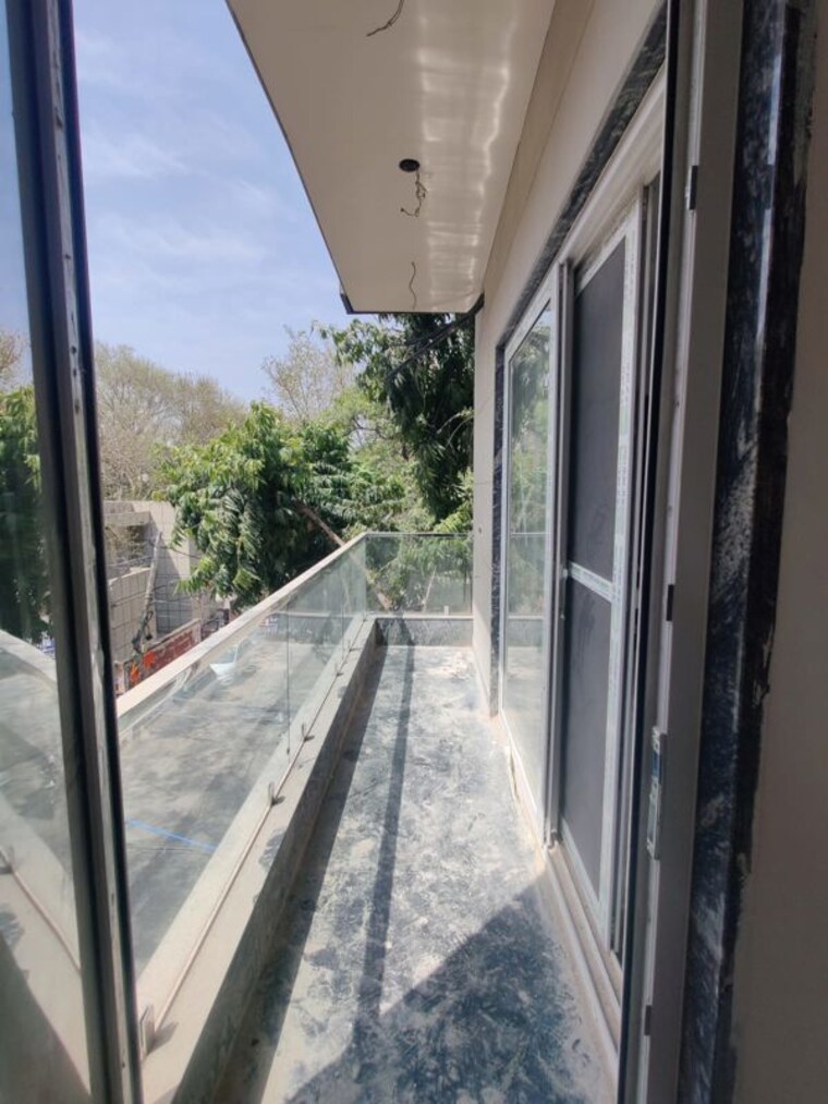Balcony, rohini sector 16 4 Bedroom 1600 Sq.Ft. Builder Floor In Rohini Sector 16 Delhi 10596282