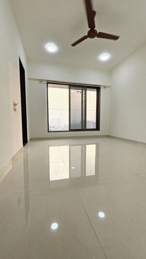 Room in 3 BHK Apartment at Poonam Vaishno Heights, Malad East – for Rent