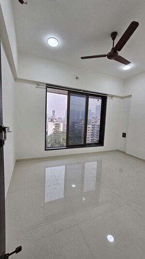 Room in 3 BHK Apartment at Poonam Vaishno Heights, Malad East – for Rent
