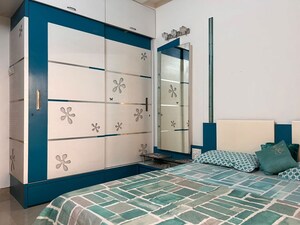Bedroom in 2 BHK Apartment at Andheri West – for Rent
