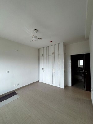 Room in 3 BHK Apartment at Karle Vario Homes, Hebbal – for Rent