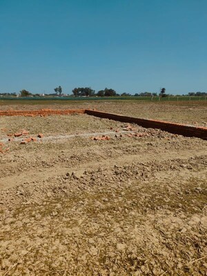  Plot For Sale in Gosainganj