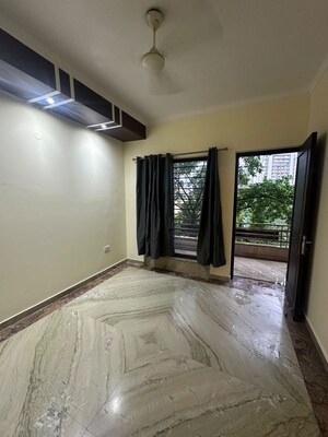 Room in 3 BHK Builder Floor at Palam Vihar Residents Association, Palam Vihar – for Rent