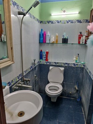 Attached Bathroom in 3 BHK Independent House at Sector 33 – for Rent
