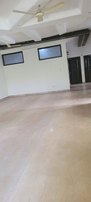Room in 3 BHK Independent House at Sector 41 – for Rent