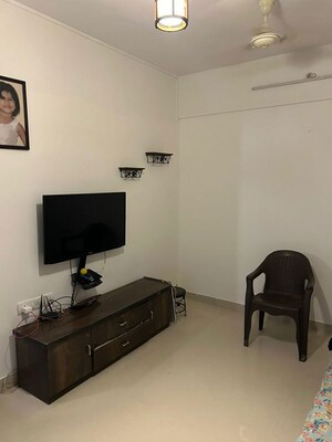 Team Area in 1 BHK Apartment at Lodha Casa Royale, Balkum Pada – for Sale