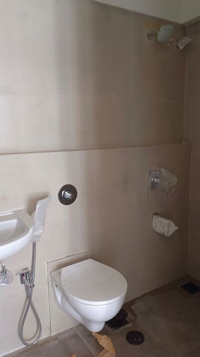 Bathroom, je-and-vee-shiv-krupa 1 Bedroom 421 Sq.Ft. Apartment In Malad East Mumbai 10596467