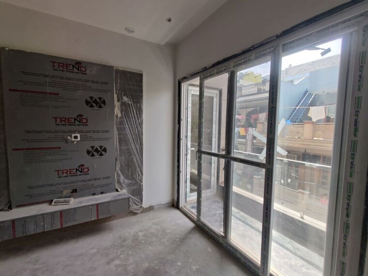  Parking, rohini sector 16 4 Bedroom 1600 Sq.Ft. Builder Floor In Rohini Sector 16 Delhi 10596355