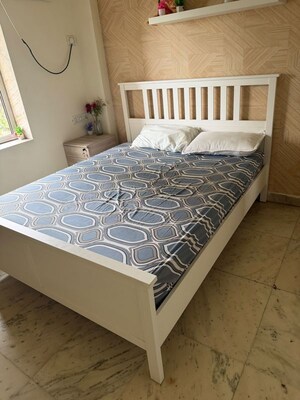 Bedroom in 2 BHK Apartment at Bandra West – for Rent