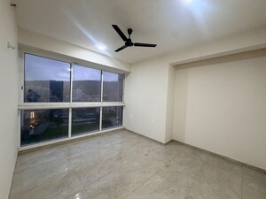 Room in 3 BHK Apartment at Tata Serein, Pokhran Road No Two – for Rent