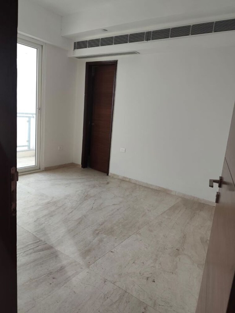 Room, mahagun-mezzaria 3 Bedroom 2500 Sq.Ft. Apartment In Sector 78 Noida 10596486