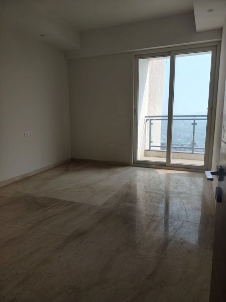 Room, mahagun-mezzaria 3 Bedroom 2500 Sq.Ft. Apartment In Sector 78 Noida 10596486