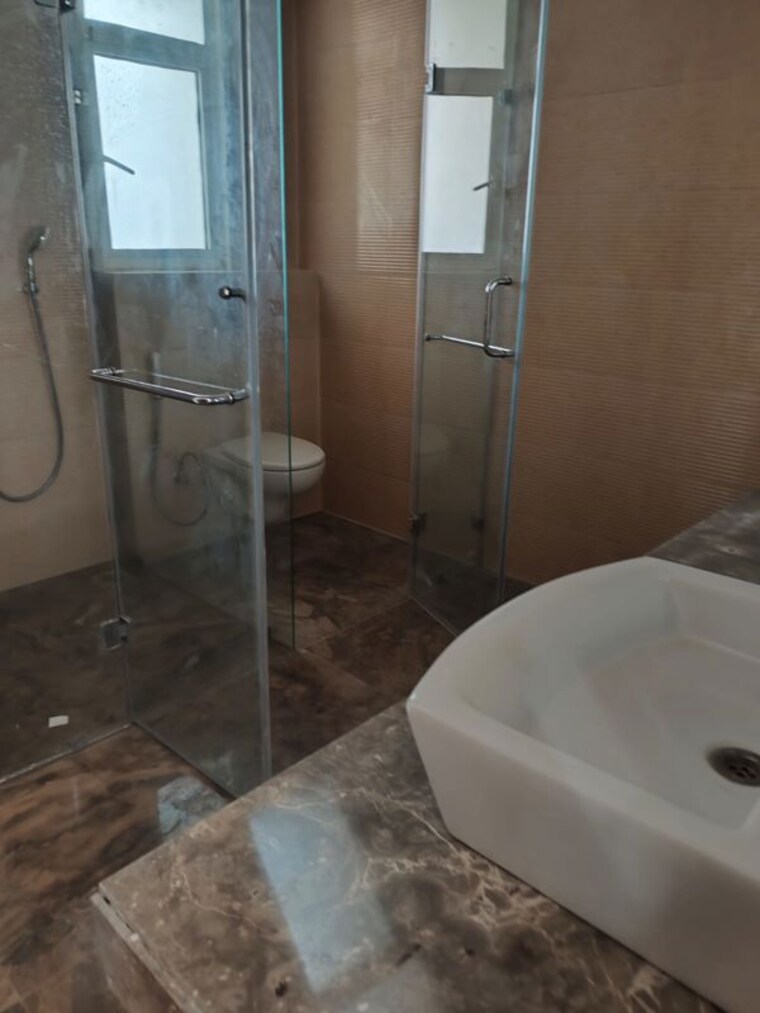 Bathroom, mahagun-mezzaria 3 Bedroom 2500 Sq.Ft. Apartment In Sector 78 Noida 10596486