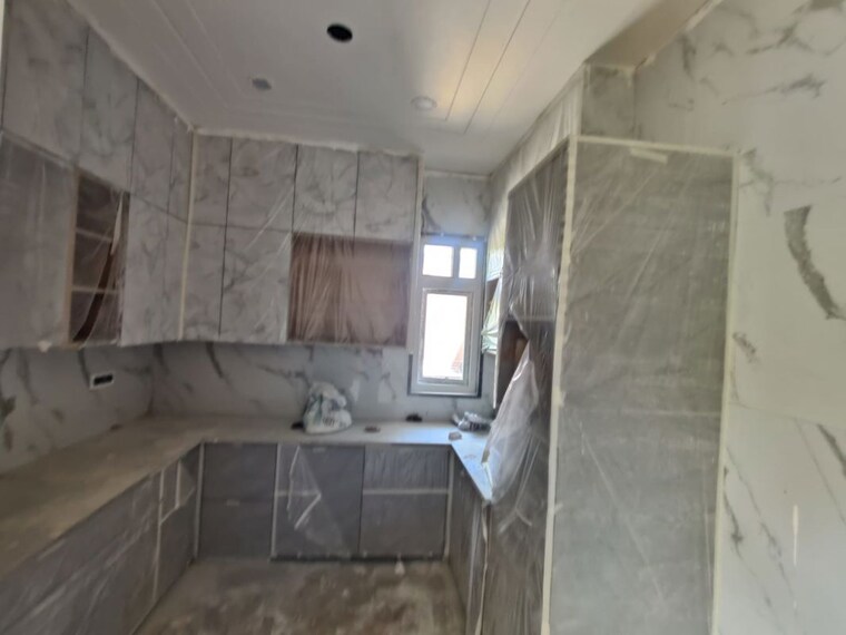 Bathroom, rohini sector 16 4 Bedroom 1600 Sq.Ft. Builder Floor In Rohini Sector 16 Delhi 10596489