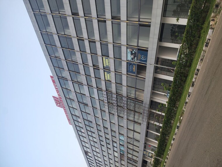Balcony, aerocity Commercial Showroom 1350 Sq.Ft. In Aerocity Mohali 10596474