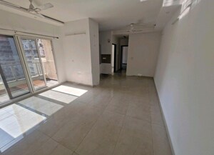 Room in 3 BHK Apartment at Elite Golf Green, Sector 79 – for Rent