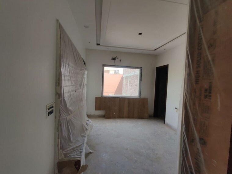 Bathroom, rohini sector 16 5 Bedroom 1600 Sq.Ft. Builder Floor In Rohini Sector 16 Delhi 10596510