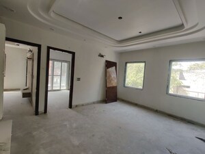 Room in 5 BHK Builder Floor at Rohini Sector 16 – for Sale