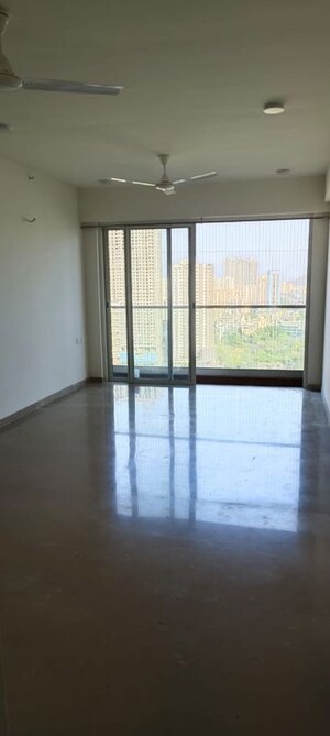 Room in 1 BHK Apartment at One Indiabulls Thane, Pokhran Road No Two – for Rent