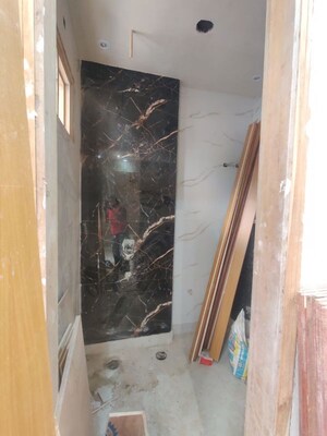 Furnished Amenities in 3 BHK Builder Floor at Rohini Sector 15 – for Sale