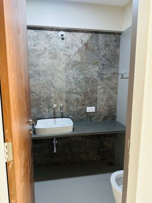 Furnished Amenities in 3 BHK Apartment at Shree Krishna Navageeta, Chembur – for Rent