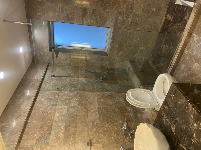 Bathroom, om-ratan-apartment 3 Bedroom 1800 Sq.Ft. Apartment In Worli Mumbai 10596496