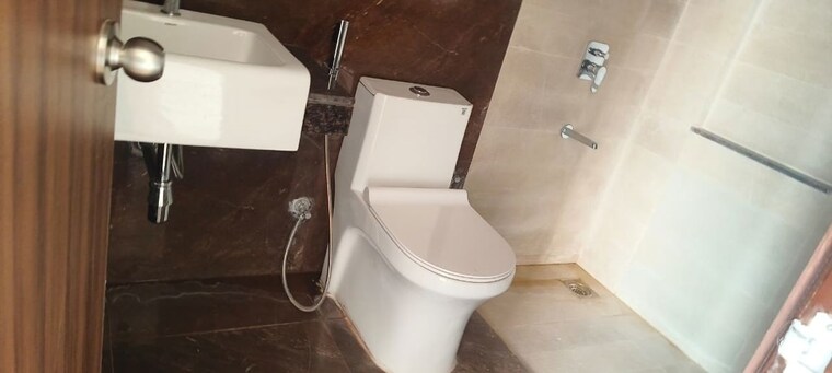 Bathroom, one-indiabulls-thane 3 Bedroom 1100 Sq.Ft. Apartment In Pokhran Road No Two Thane 10596555