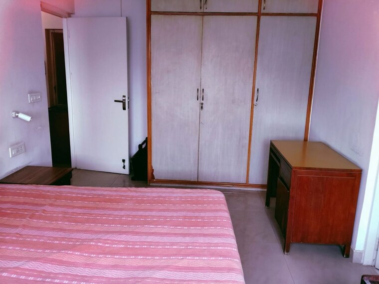 Bedroom, dlf-ridgewood-estate 3 Bedroom 1350 Sq.Ft. Apartment In Dlf Phase iv Gurgaon 10596563