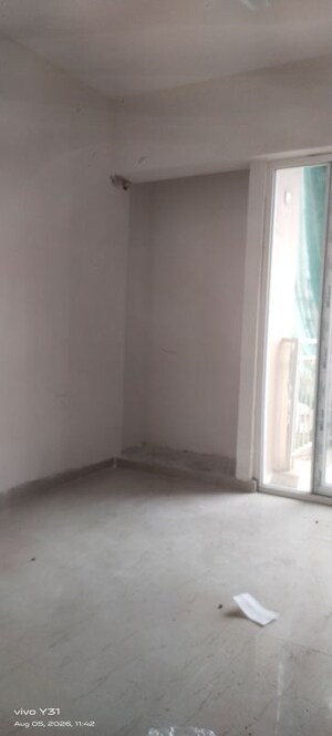 Room in  Apartment at Mahagun My Woods, Sector 16c Greater Noida – for Rent