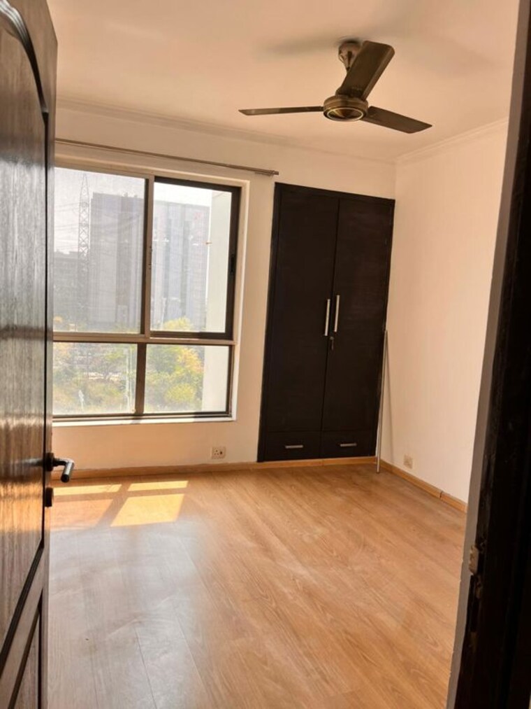 Room, unitech-the-residences-sector-33 2 Bedroom 972 Sq.Ft. Apartment In Sector 33 Gurgaon 10596576