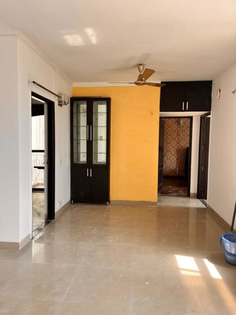 Room, unitech-the-residences-sector-33 2 Bedroom 972 Sq.Ft. Apartment In Sector 33 Gurgaon 10596576
