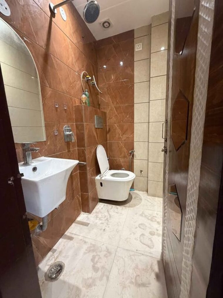 Bathroom, uttam nagar west 2 Bedroom 800 Sq.Ft. Builder Floor In Uttam Nagar West Delhi 10596593