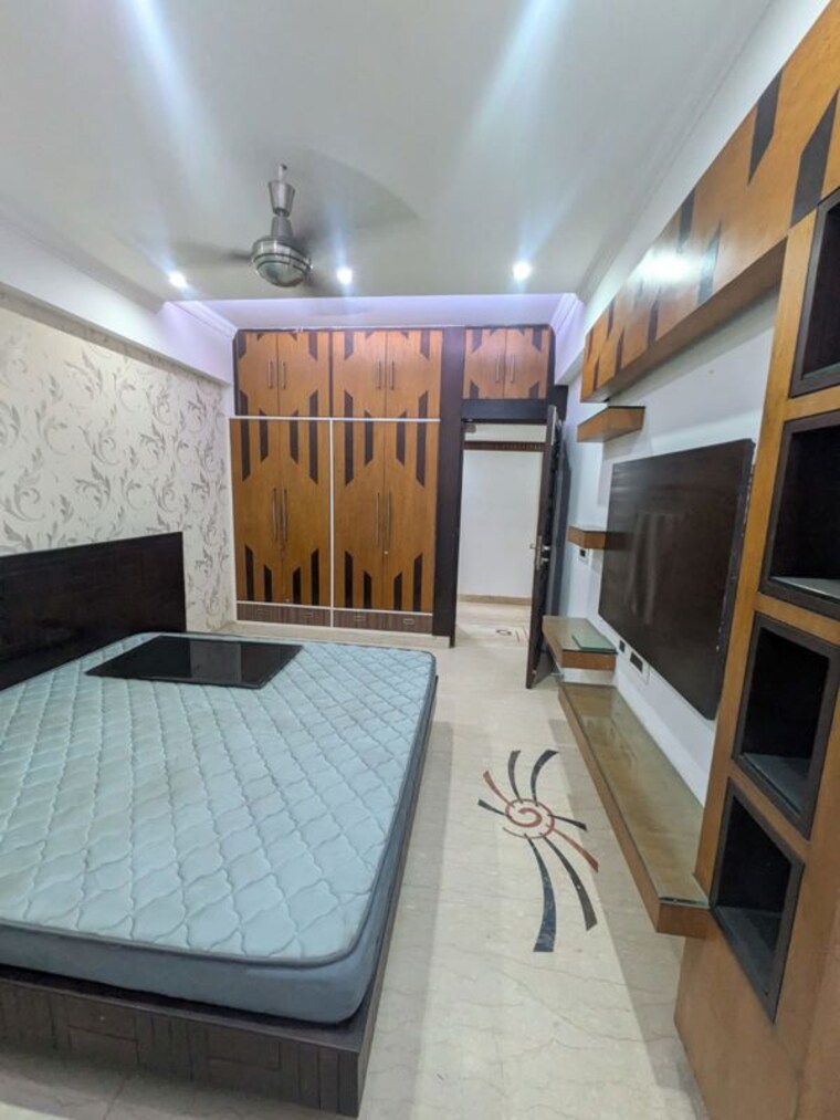 Team Area, unitech-heritage-city 2 Bedroom 1600 Sq.Ft. Apartment In Sector 25 Gurgaon 10596620