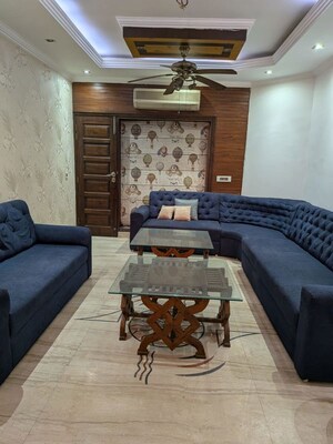 Living Room in 2 BHK Apartment at Unitech Heritage City, Sector 25 – for Rent