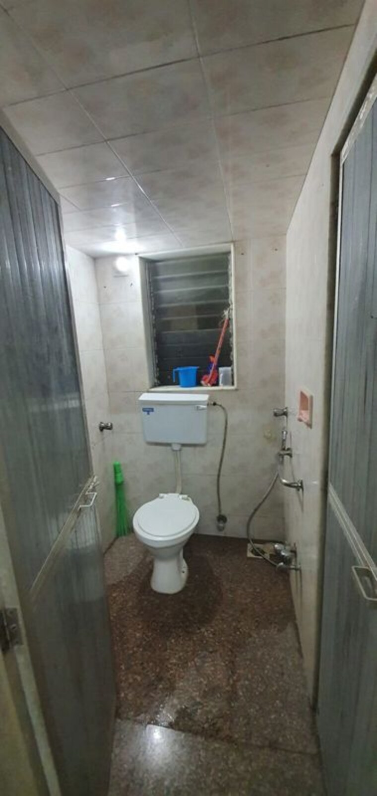 Bathroom, bandra west 1 Bedroom 338 Sq.Ft. Apartment In Bandra West Mumbai 10596603