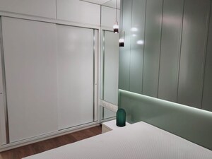 Room in 4 BHK Apartment at Wadhwa Imperial Heights, Goregaon West – for Rent