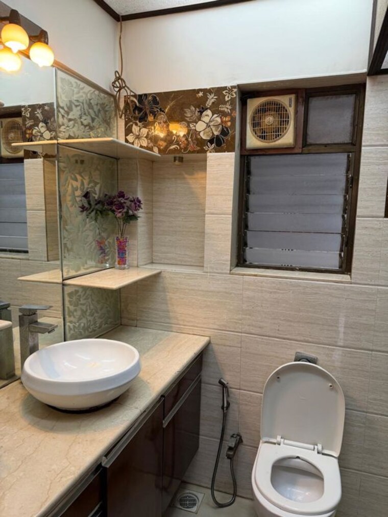 Bathroom, andheri-chs  700 Sq.Ft. Apartment In Andheri West Mumbai 10596610