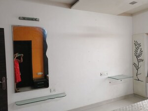 Furnished Amenities in 2 BHK Apartment at Raheja Sherwood, Goregaon East – for Rent