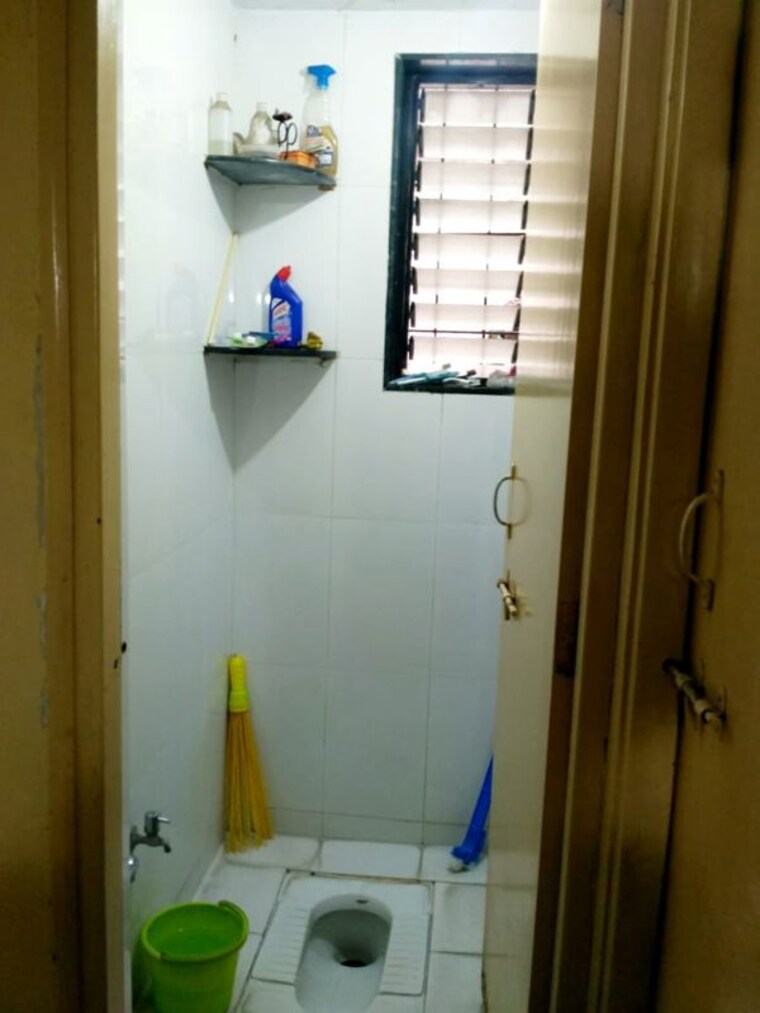 Bathroom, mangal-murti-apartment 1 Bedroom 600 Sq.Ft. Apartment In Kothrud Pune 10596646