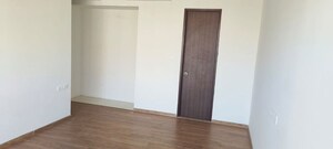 Room in 3.5 BHK Apartment at Indiabulls One Indiabulls, Pokhran Road No Two – for Rent
