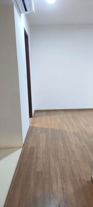 3.5 BHK Apartment For Rent in Indiabulls One Indiabulls, Pokhran Road No Two